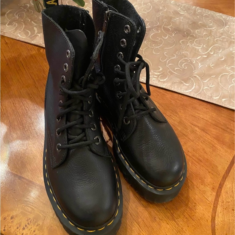 Women’s Doc Marten Jadon Boots size 7